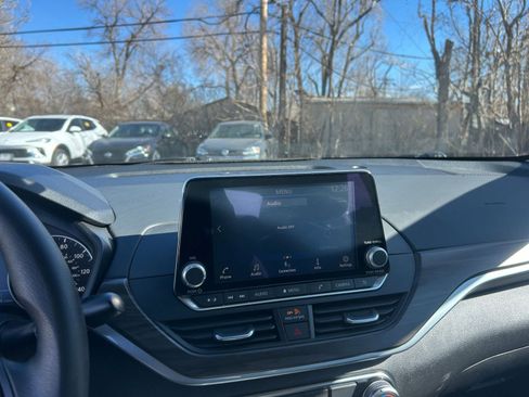 Used 2025 Nissan Altima 2.5 SV image 20