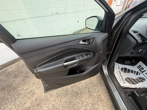 Used 2019 Ford Escape SEL AWD/4WD image 18