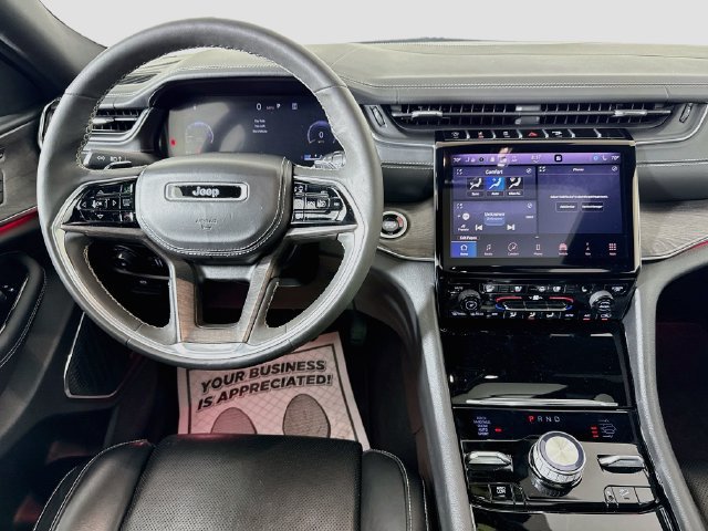 Used 2024 Jeep Grand Cherokee Overland w/ Luxury Tech Group IV AWD/4WD image 23