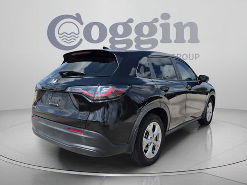 Used 2023 Honda HR-V LX image 6