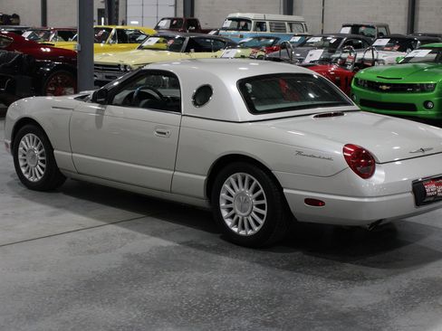 Used 2005 Ford Thunderbird 50th Anniversary RWD image 14