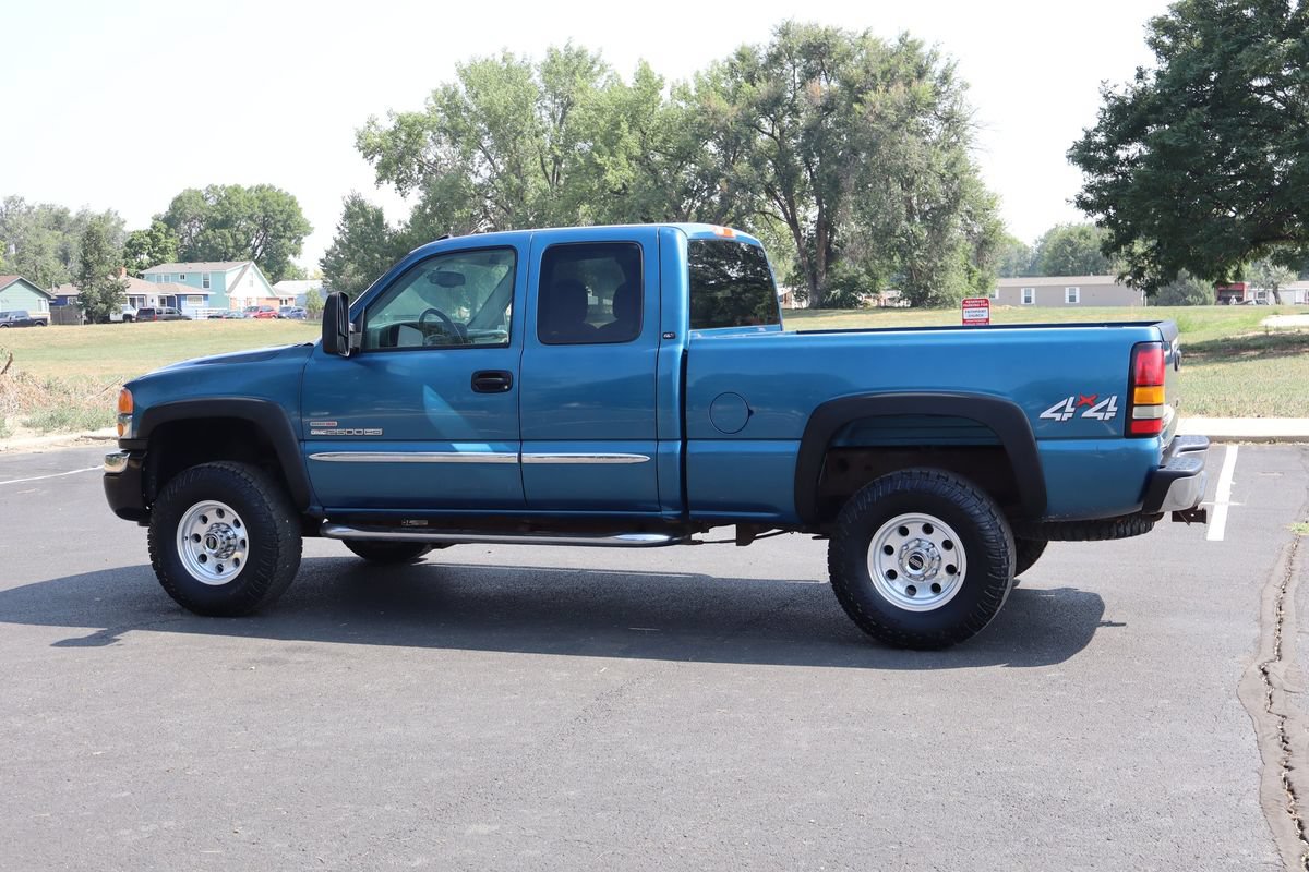 Used 2004 GMC Sierra 2500 SLT w/ Heavy-Duty Power Package AWD/4WD image 8