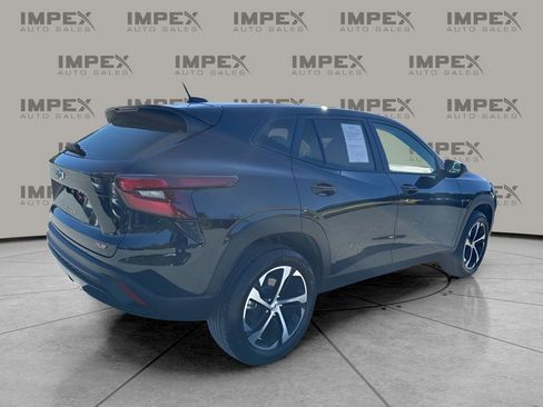 Used 2024 Chevrolet Trax RS w/ Driver Confidence Package image 5