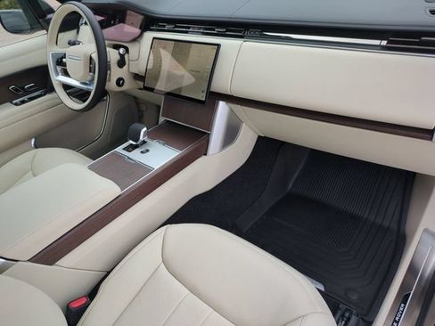New 2026 Land Rover Range Rover Long Wheelbase SE AWD/4WD image 19