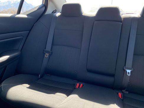 Used 2025 Nissan Altima 2.5 SV FWD image 40