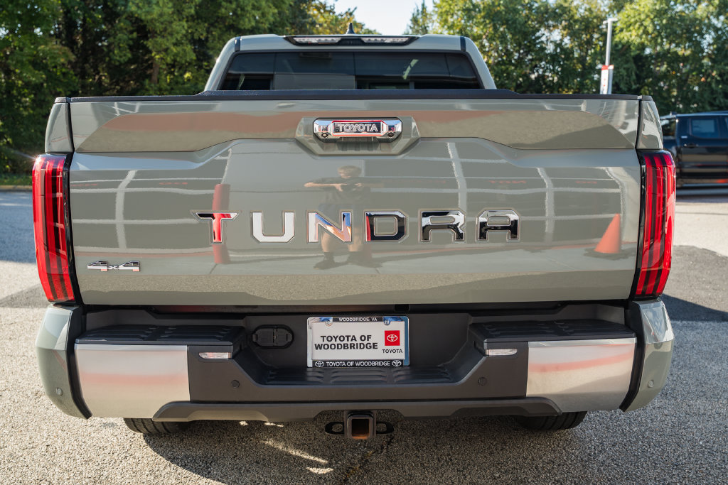 Used 2024 Toyota Tundra Limited w/ Power Package AWD/4WD image 6