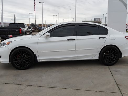 Used 2017 Honda Accord EX-L image 5