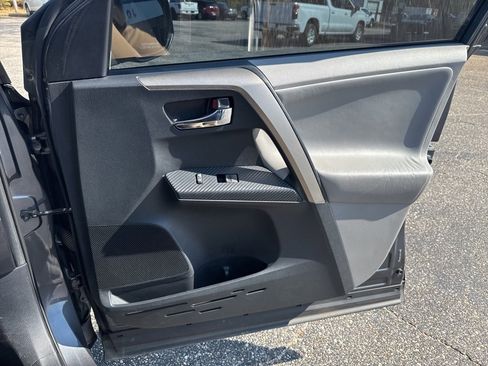 Used 2013 Toyota RAV4 Limited image 22