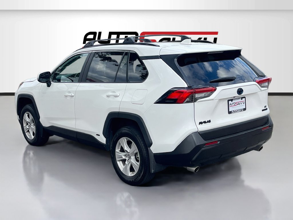 Used 2021 Toyota RAV4 LE AWD/4WD image 5