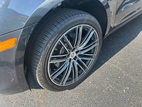 Certified 2026 Porsche Macan AWD/4WD image 2