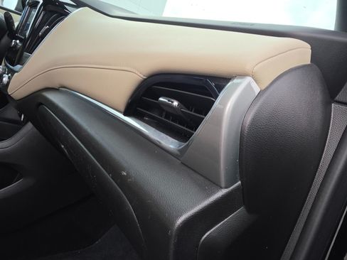 Used 2022 Chevrolet Traverse LS AWD/4WD image 14
