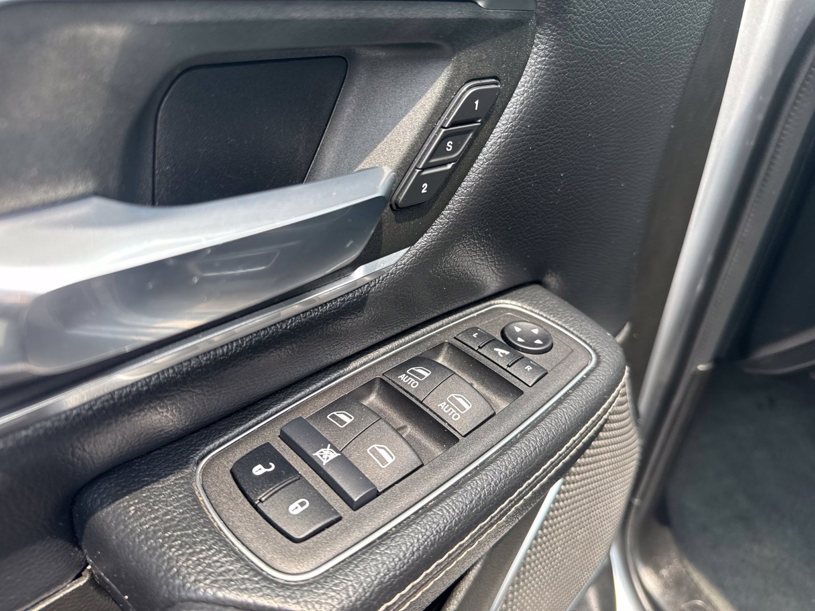 Used 2024 RAM 1500 Laramie AWD/4WD image 20