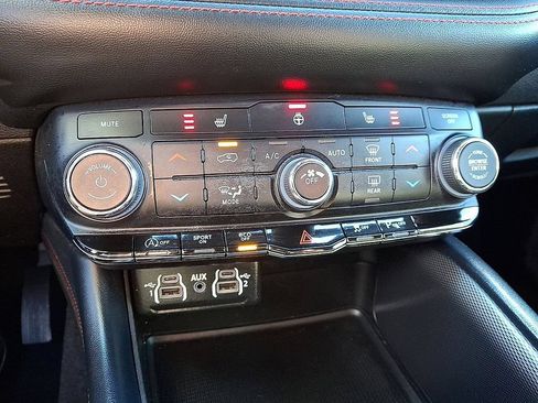 Used 2023 Dodge Durango GT AWD/4WD image 17