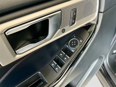 Used 2022 Ford Explorer ST-Line image 18