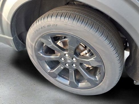 Used 2023 Ford Explorer ST-Line image 18