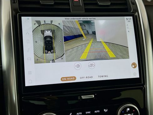 Used 2024 Land Rover Discovery Dynamic SE image 14