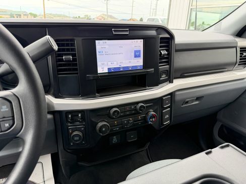 Used 2025 Ford F350 XLT AWD/4WD image 22