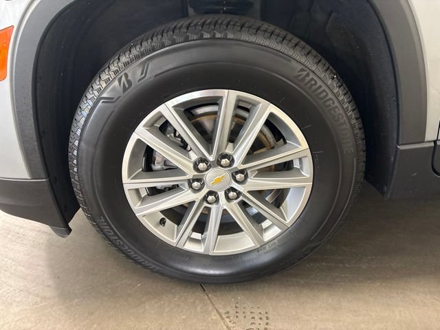Used 2023 Chevrolet Traverse LT FWD image 7