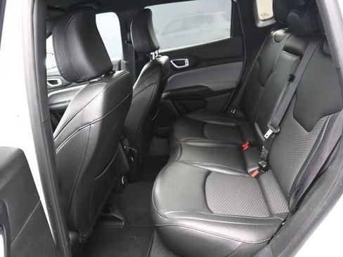 Used 2024 Jeep Compass Latitude AWD/4WD image 32