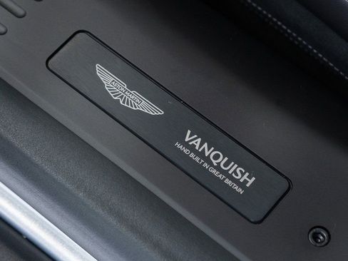 Used 2025 Aston Martin Vanquish RWD image 14