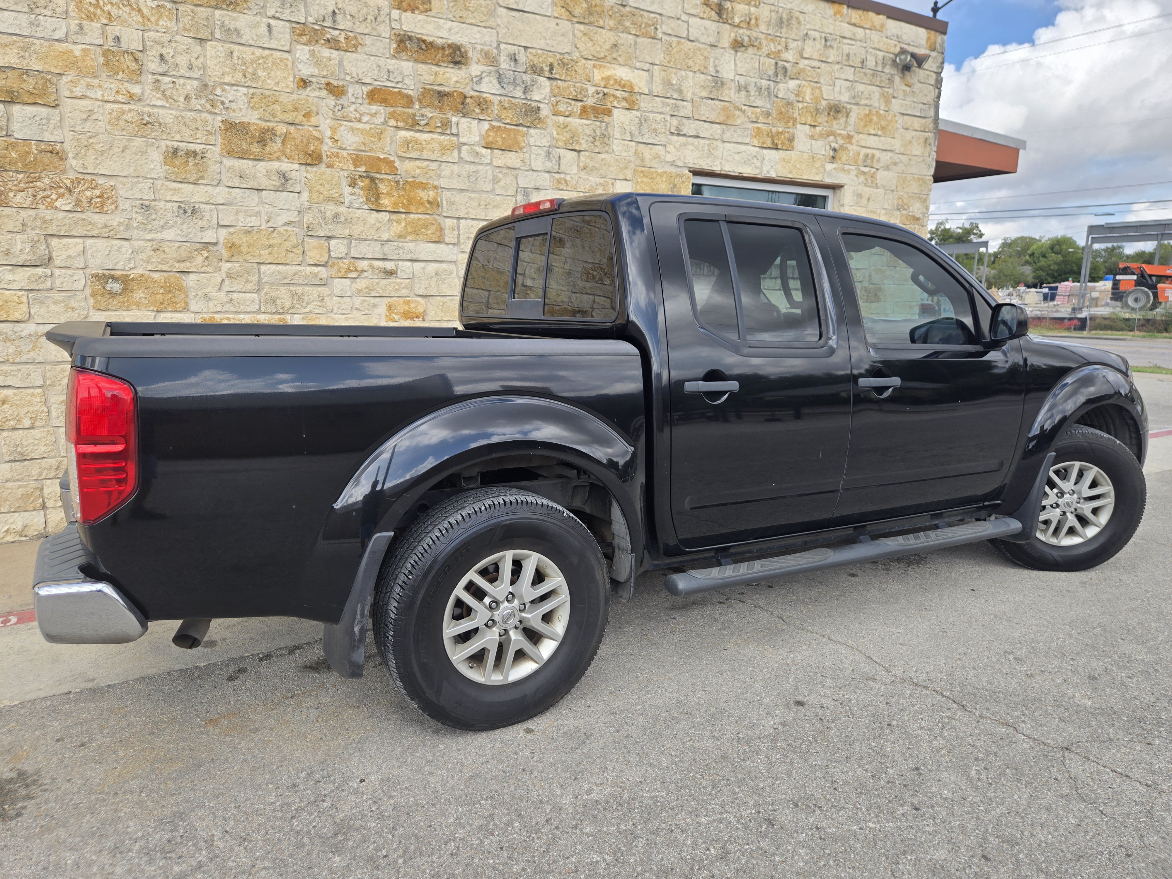Used 2018 Nissan Frontier SV w/ Value Truck Package AWD/4WD image 18