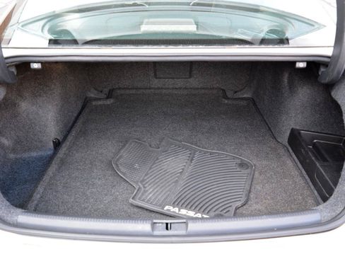 Used 2014 Volkswagen Passat TDI SEL Premium FWD image 13
