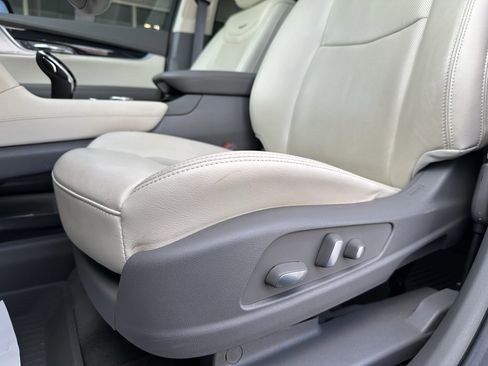 Used 2021 Cadillac XT6 Premium Luxury image 23