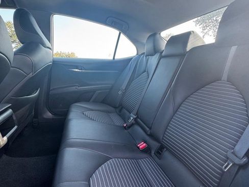 Used 2024 Toyota Camry SE image 12