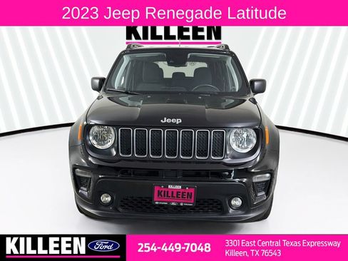 Used 2023 Jeep Renegade Latitude w/ Premium Group AWD/4WD image 2