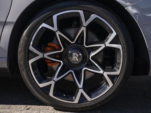 Used 2023 Rolls-Royce Cullinan Black Badge w/ Leather Finishing Pack image 23