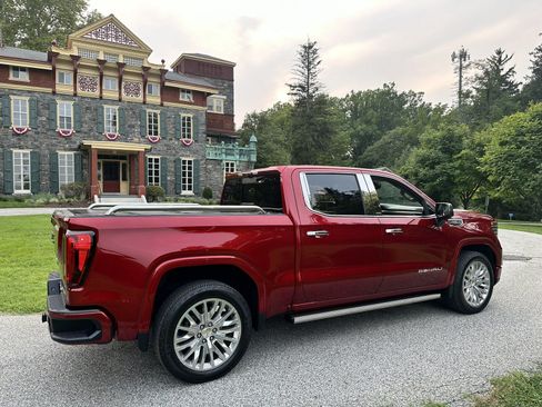 Used 2022 GMC Sierra 1500 Denali w/ Denali Reserve Package AWD/4WD image 11