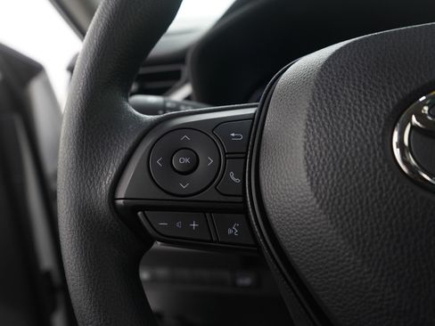 Used 2025 Toyota RAV4 XLE image 27