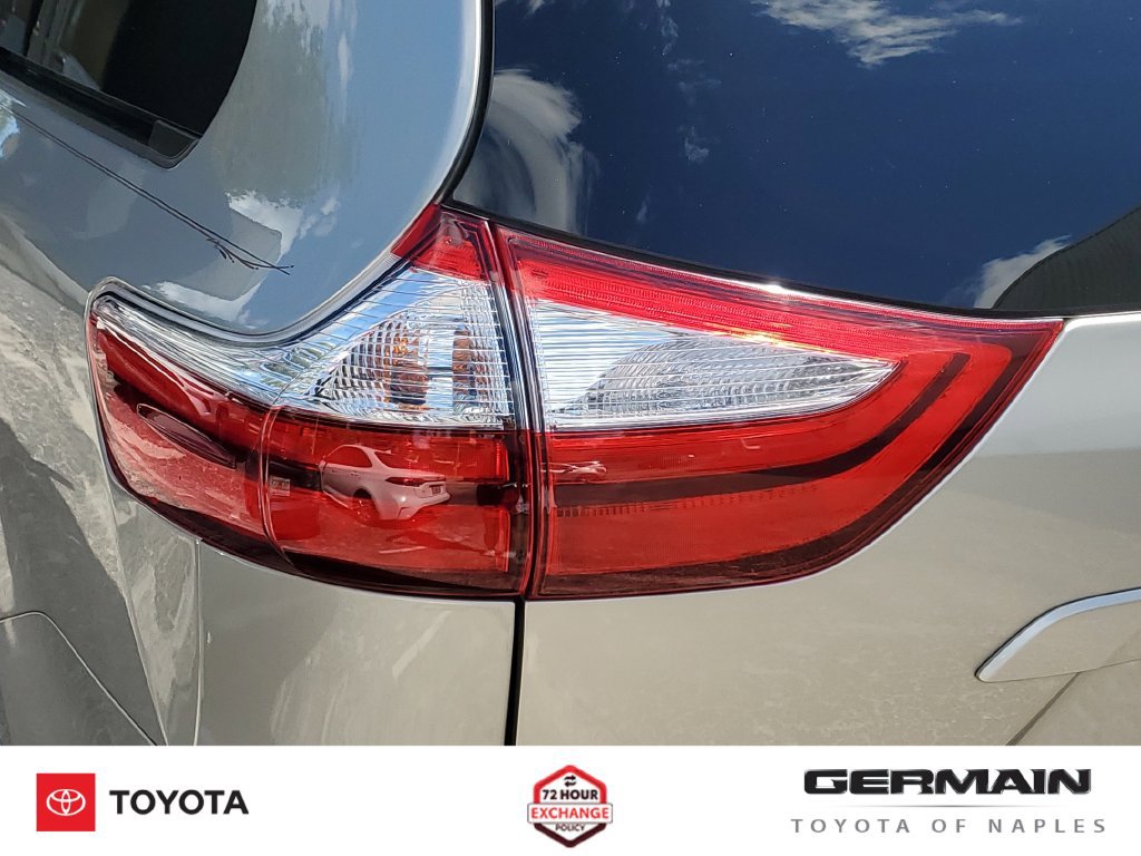 Used 2017 Toyota Sienna XLE w/ XLE Navigation Package FWD image 17
