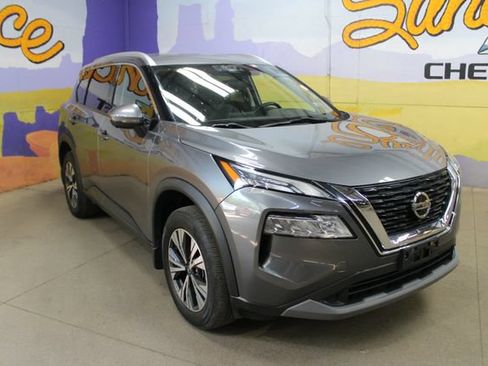 Used 2021 Nissan Rogue SV FWD image 3