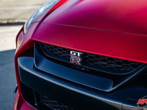 Used 2020 Nissan GT-R Premium w/ Premium Interior Package image 25