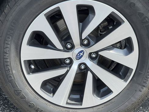 Used 2023 Subaru Outback Premium AWD/4WD image 6