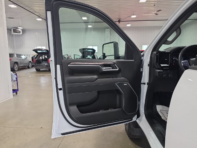 Used 2026 Chevrolet Silverado 3500 LTZ w/ LTZ Plus Package AWD/4WD image 23