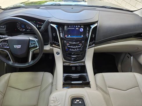 Used 2018 Cadillac Escalade ESV Premium Luxury AWD/4WD image 43