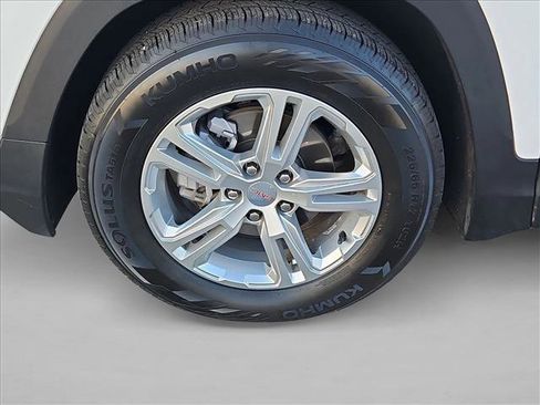 Used 2024 GMC Terrain SLE image 23