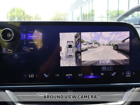 Used 2024 Chevrolet Equinox EV LT FWD image 6