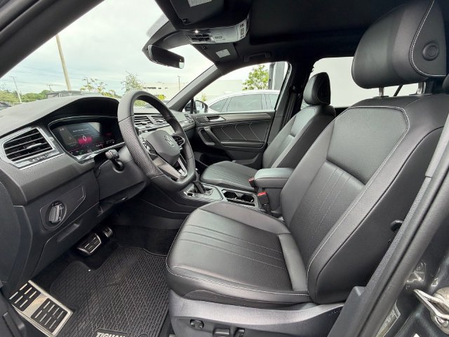 Used 2024 Volkswagen Tiguan SE R-Line FWD image 10