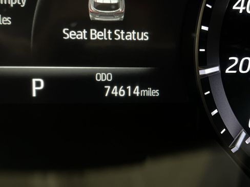 Used 2021 Toyota Highlander XLE image 17