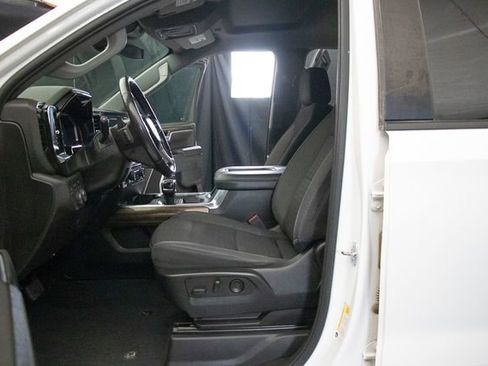 Used 2022 Chevrolet Silverado 1500 LT w/ Z71 Off-Road Package image 24