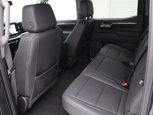 Used 2025 GMC Sierra 1500 SLT image 15