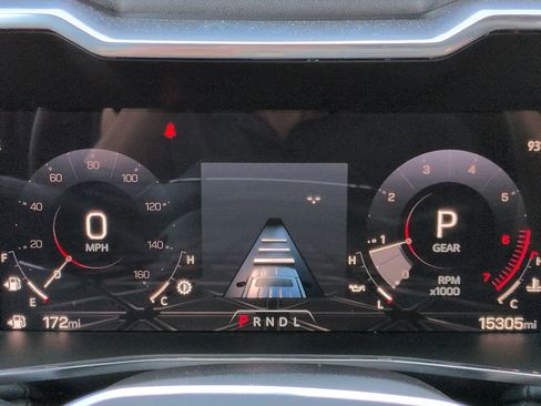 Used 2025 GMC Canyon Elevation w/ Technology Package RWD image 27