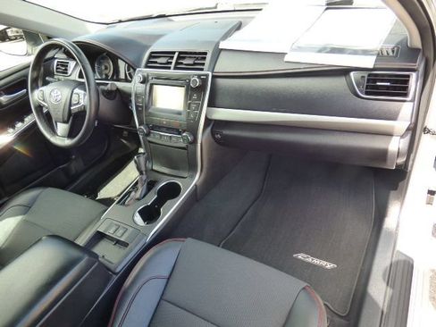 Used 2016 Toyota Camry SE FWD image 13