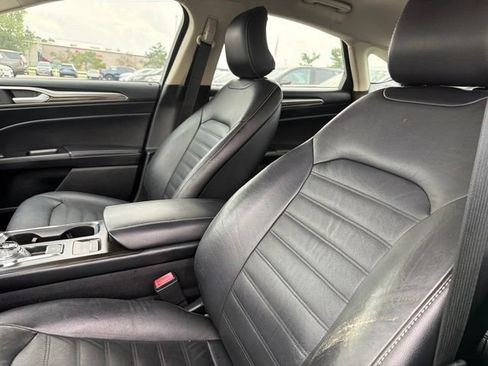 Used 2018 Ford Fusion SE w/ Fusion SE Technology Package FWD image 14