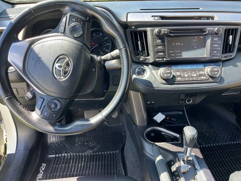Used 2018 Toyota RAV4 XLE w/ Plus Extra Value Package AWD/4WD image 7