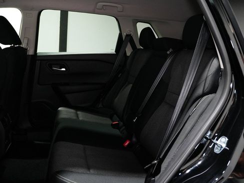 Used 2025 Nissan Rogue SV image 13