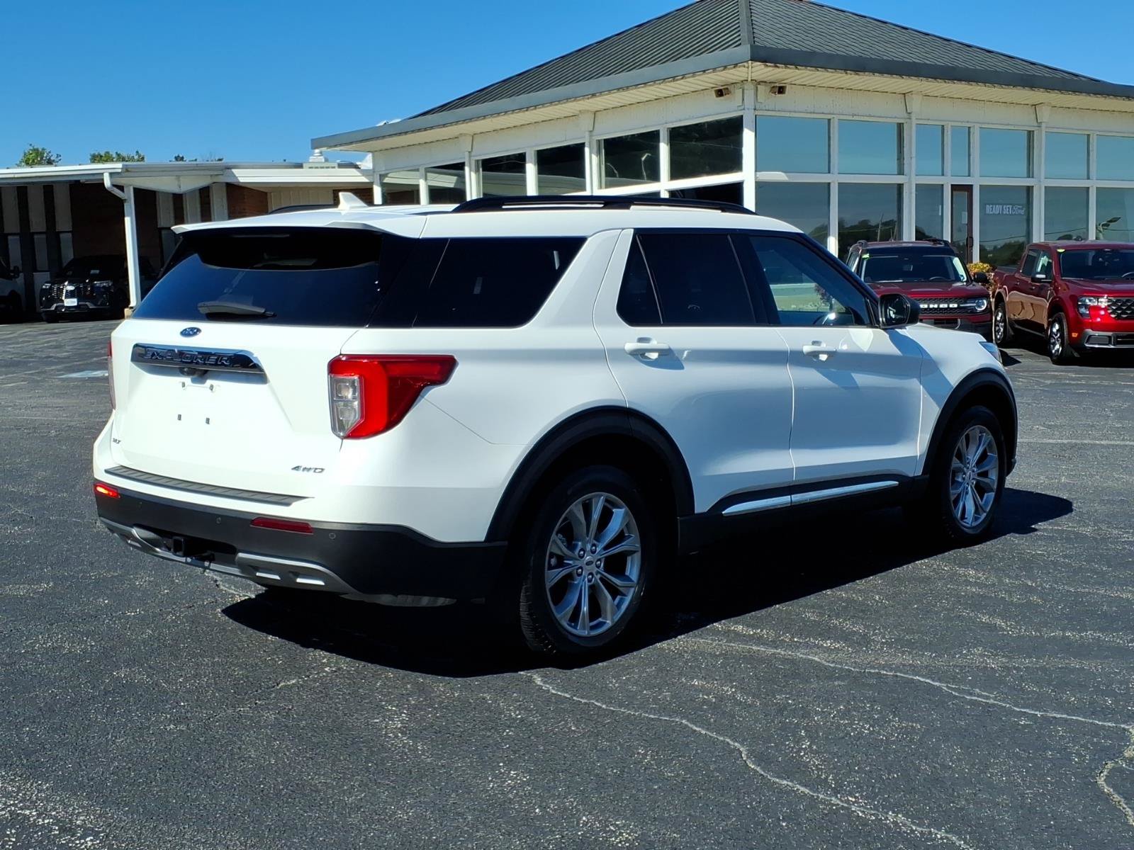 Certified 2023 Ford Explorer XLT w/ Equipment Group 202A AWD/4WD image 7